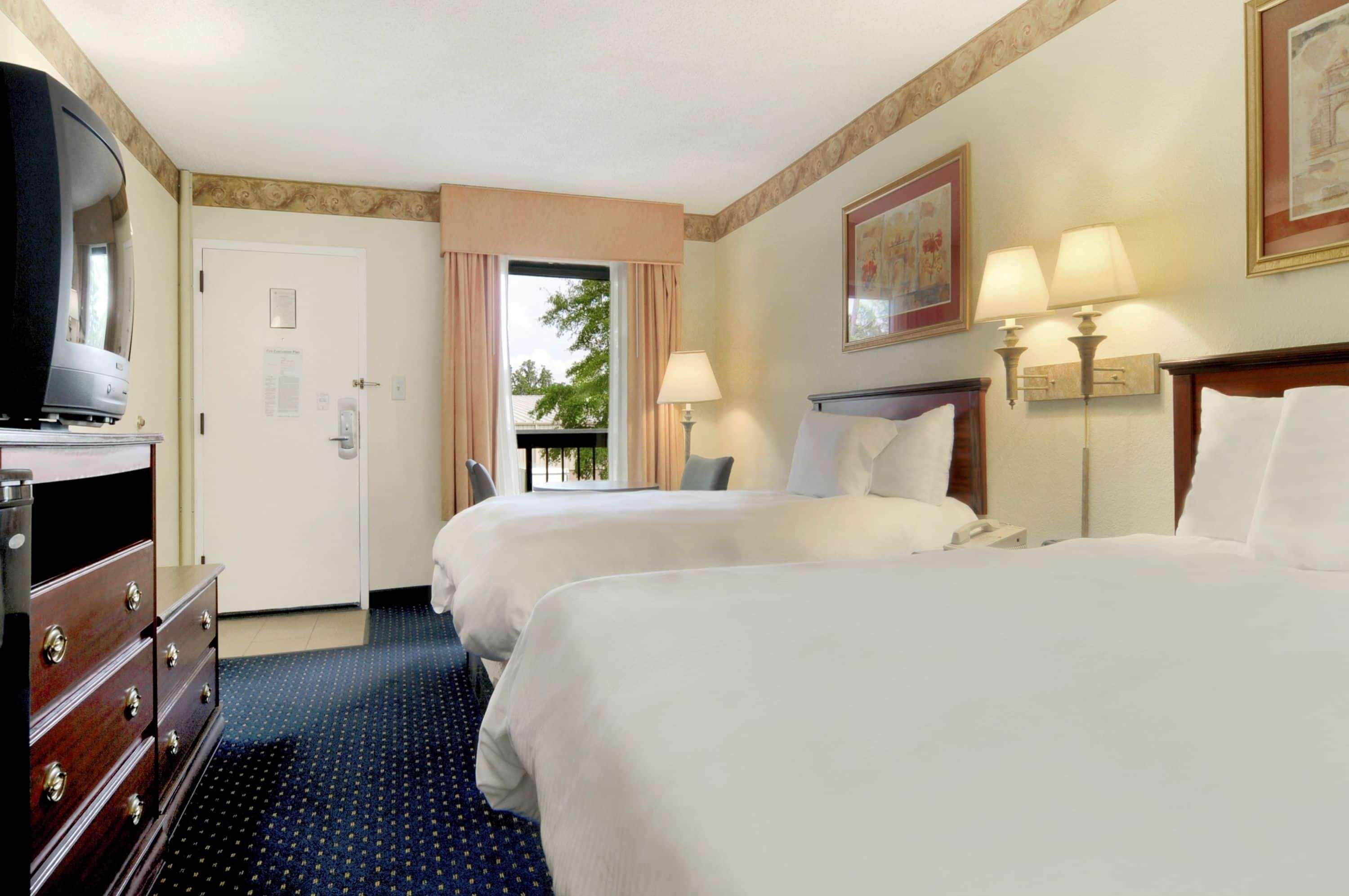 Baymont By Wyndham Tallahassee Exterior foto